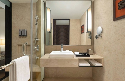 Andheri East Hotel | Courtyard by Marriott Mumbai International Airport