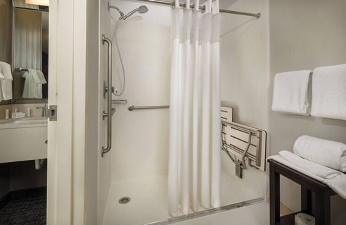 Orange Hotel | Courtyard by Marriott New Haven Orange-Milford