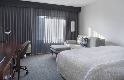 Norwalk Hotel | Courtyard by Marriott Norwalk