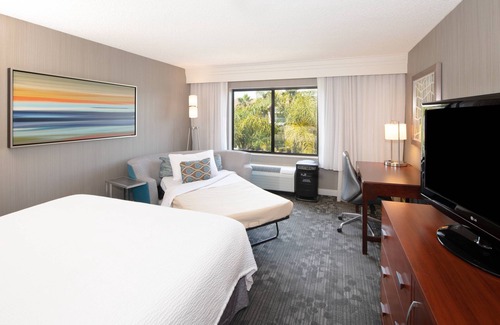 Oakland Hotel | Courtyard by Marriott Oakland Airport
