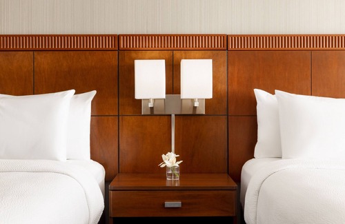 Woodbridge Hotel | Courtyard by Marriott Potomac Mills Woodbridge