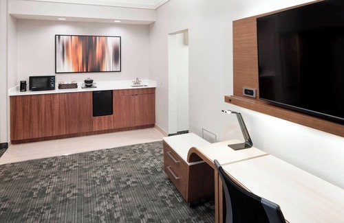 Ferry Pass Hotel | Courtyard by Marriott Pensacola