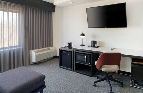 Albion Hotel | Courtyard by Marriott Providence Lincoln