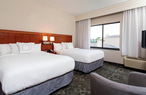Rochester Hotel | Courtyard by Marriott Rochester Brighton