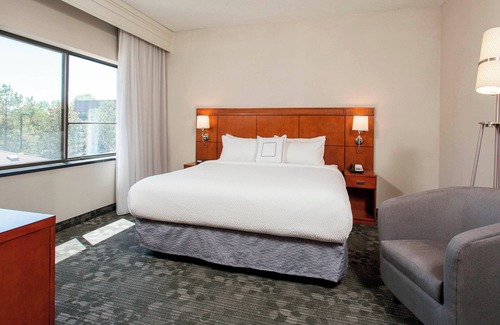 Rochester Hotel | Courtyard by Marriott Rochester Brighton