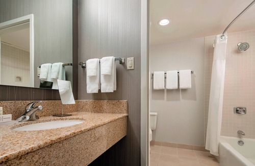 San Bruno Hotel | Courtyard by Marriott San Francisco Airport