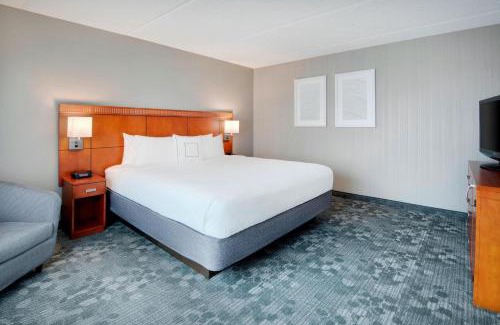 Savannah Hotel | Courtyard by Marriott Savannah Midtown