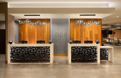 Northwest Bellevue Hotel | Courtyard by Marriott Seattle Bellevue/Downtown