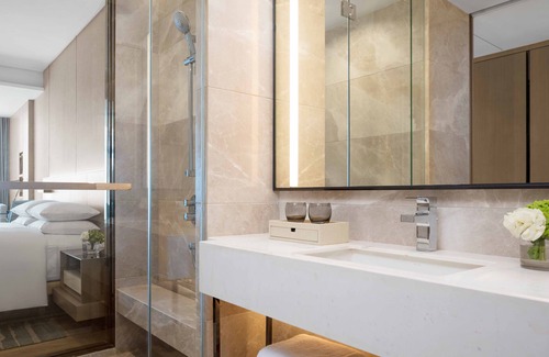 Lougang Hotel | Courtyard by Marriott Shenzhen Bao'an