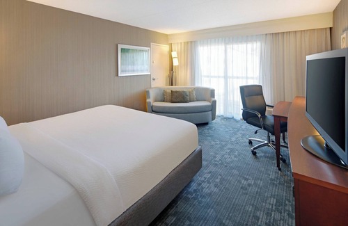 Southfield Hotel | Courtyard by Marriott Southfield