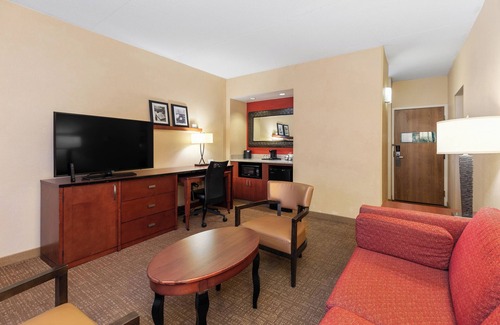 Holland Hotel | Courtyard by Marriott Toledo Airport Holland