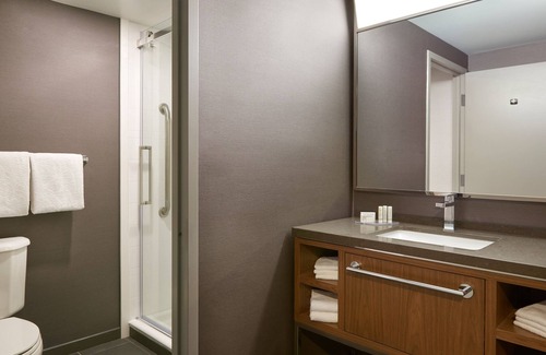 Thornhill Hotel | Courtyard by Marriott Toronto Markham