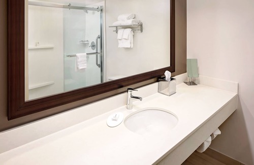 Survey Creek Hotel | Courtyard by Marriott Fort Lauderdale North/Cypress Creek