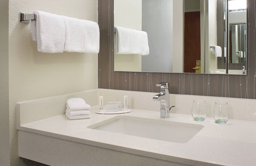Overland Park Hotel | Courtyard by Marriott Kansas City Overland Park/Convention Center