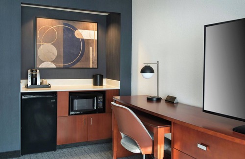 Calverton Hotel | Courtyard by Marriott Silver Spring North/White Oak