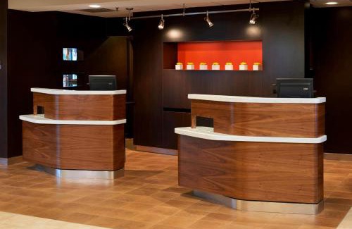 Arlington Heights Hotel | Courtyard Chicago Arlington Heights/South