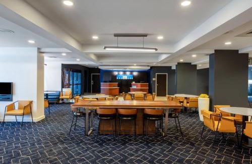 Northeast Columbus Hotel | Courtyard Columbus Airport