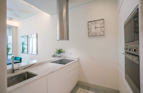 Lisbon Old Town Apartment | Courtyard & Elegance Apartment