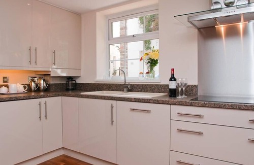 Dartmouth Cottage | COURTYARD HOUSE, family friendly, with a garden in Dartmouth