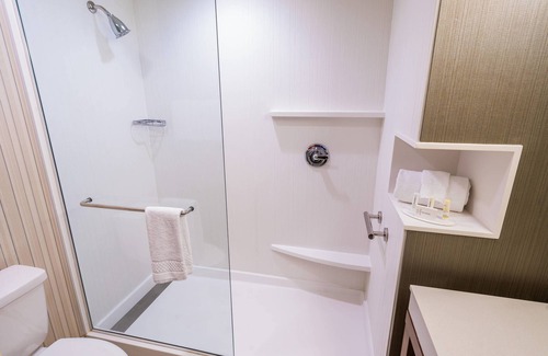 Lake Arbor Hotel | Courtyard Largo Medical Center Drive