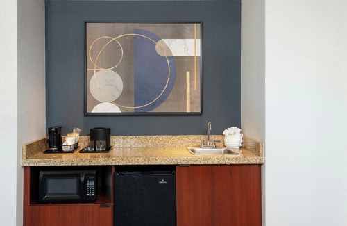 Aksarben - Elmwood Park Hotel | Courtyard Marriott Aksarben Village