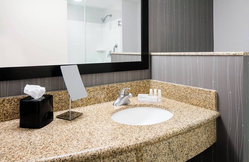 Aksarben - Elmwood Park Hotel | Courtyard Marriott Aksarben Village