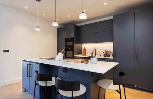 Hampstead House | Courtyard Oasis, by Veeve