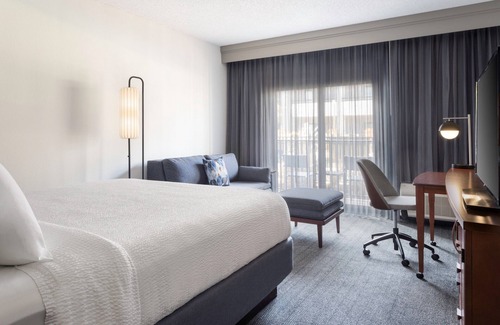 Clearwater Hotel | Courtyard St. Petersburg Clearwater
