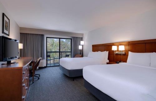 Bearss Plaza Hotel | Courtyard Tampa North/I-75 Fletcher
