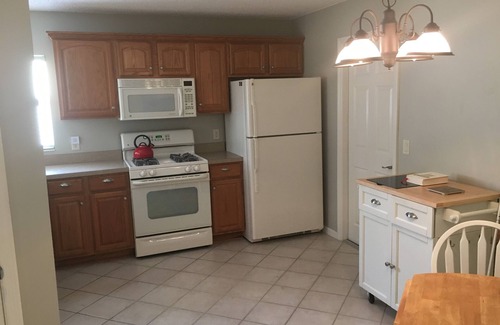 Sabal Chase Villa | Courtyard Villa 2BR/2BA in Sabal Chase w/cable & wifi - Location!