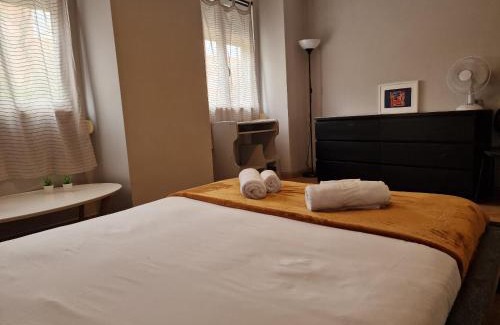 Lisbon Old Town Cabin | Cousy Estrela