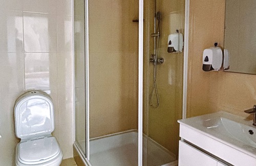 Bravaes Hotel | COVA DE LOBO