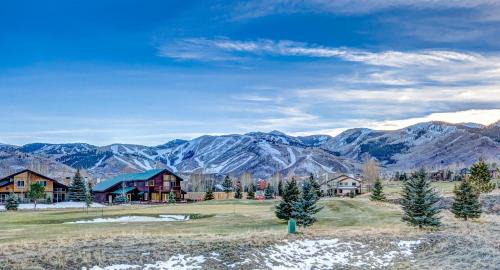 Park Meadows Apartment | Cove #2735