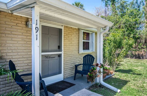 West Melbourne House | Cove · Central 3/2 Cottage · Minutes to Airport and Beach