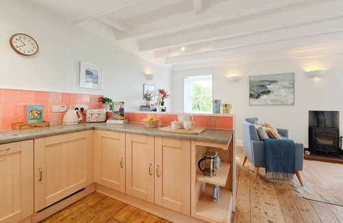 Porthgwarra Cottage | COVE COTTAGE, pet friendly, character holiday cottage in Porthgwarra