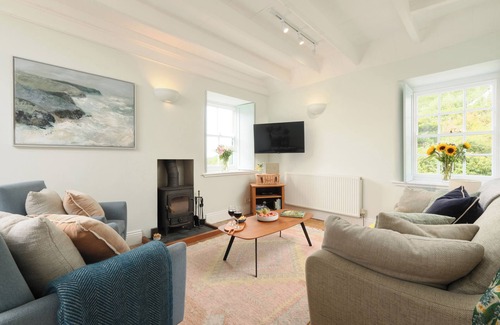 Porthgwarra Cottage | COVE COTTAGE, pet friendly, character holiday cottage in Porthgwarra