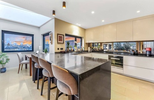 London City Centre Apartment | Covent Garden Penthouse - Large Terrace *Central*