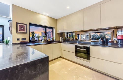 London City Centre Apartment | Covent Garden Penthouse - Large Terrace *Central*