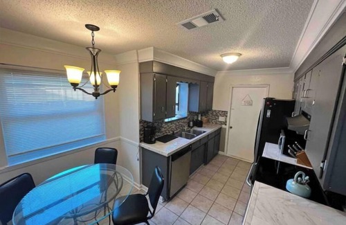 Northwest Pensacola House | CoVeraBnB- Helping YOU find Relaxation