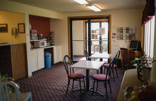 Winterset Hotel | Covered Bridge Inn