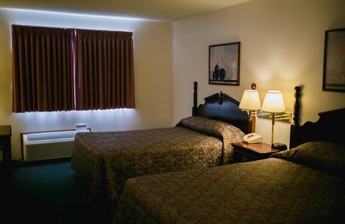 Winterset Hotel | Covered Bridge Inn
