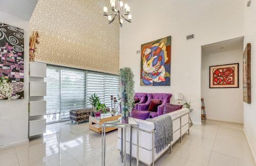 McAllen House | Covered Patio and Grill Colorful McAllen Home