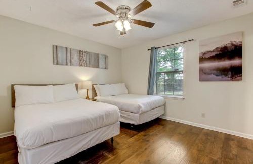 Savannah House | Covered Patio & Fenced Yard! Lovely in Laurelwood