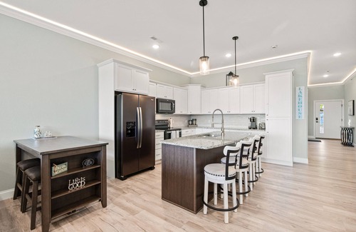 Osage Beach Condo | Coveted Top-Floor @ Topsider w/3 King Suites! Amazing Deck! 36-48' Boat Slips!