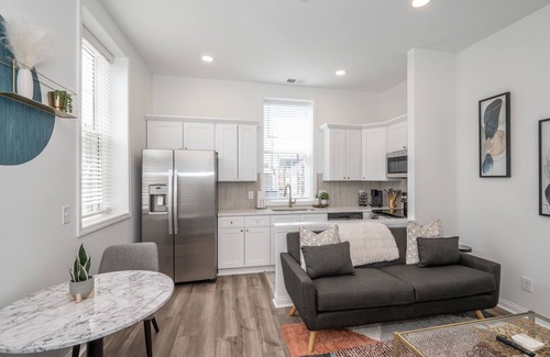 Covington Condo | Covington Charm 201 | Minutes from attractions!