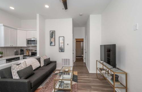 Covington House | Covington Charm 201