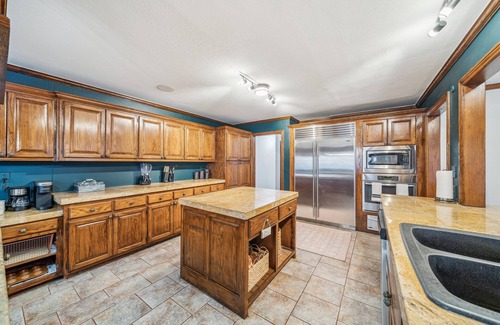 Tulsa House | Cowboy Inspired Fun For A Big Group Just Minutes from Tulsa’s Best Attractions!