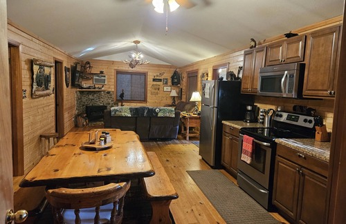 Franklin Cabin | Cowee Valley Rustic Cabin Getaway