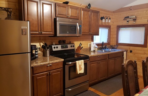 Franklin Cabin | Cowee Valley Rustic Cabin Getaway