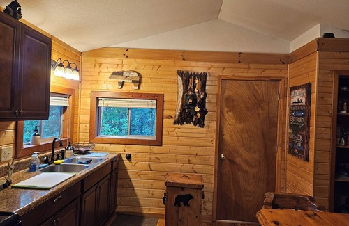 Franklin Cabin | Cowee Valley Rustic Cabin Getaway